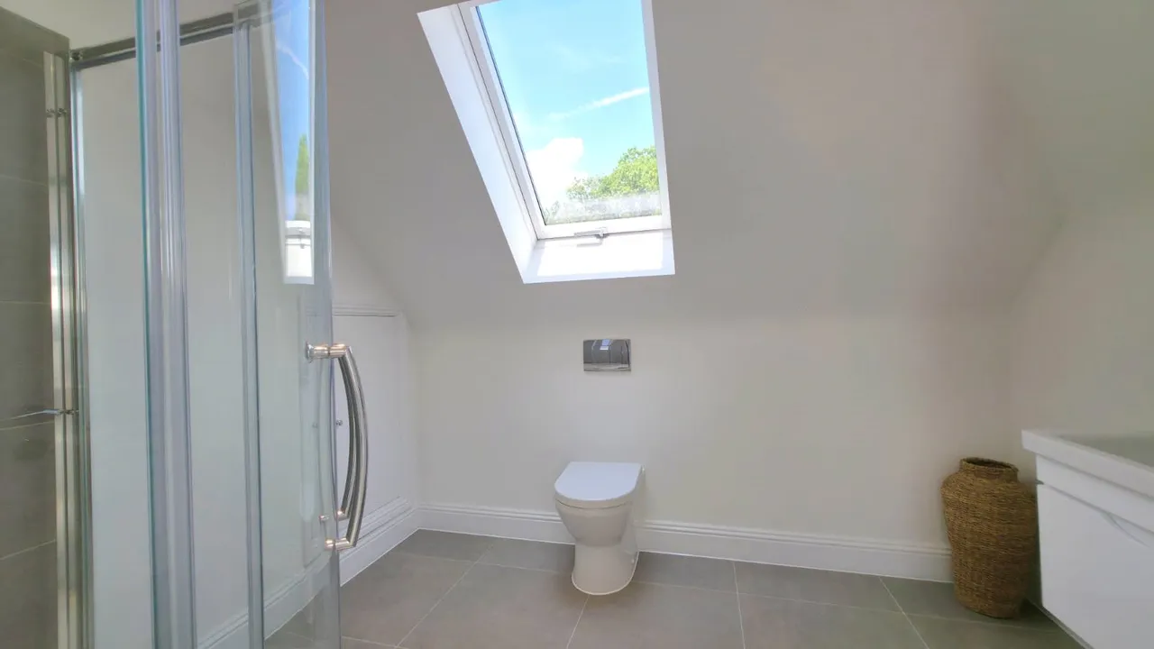 Weatherhill Road, Smallfield, RH6, photo 17