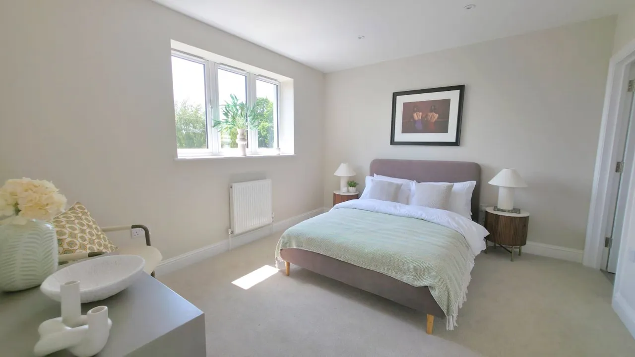 Weatherhill Road, Smallfield, RH6, photo 5