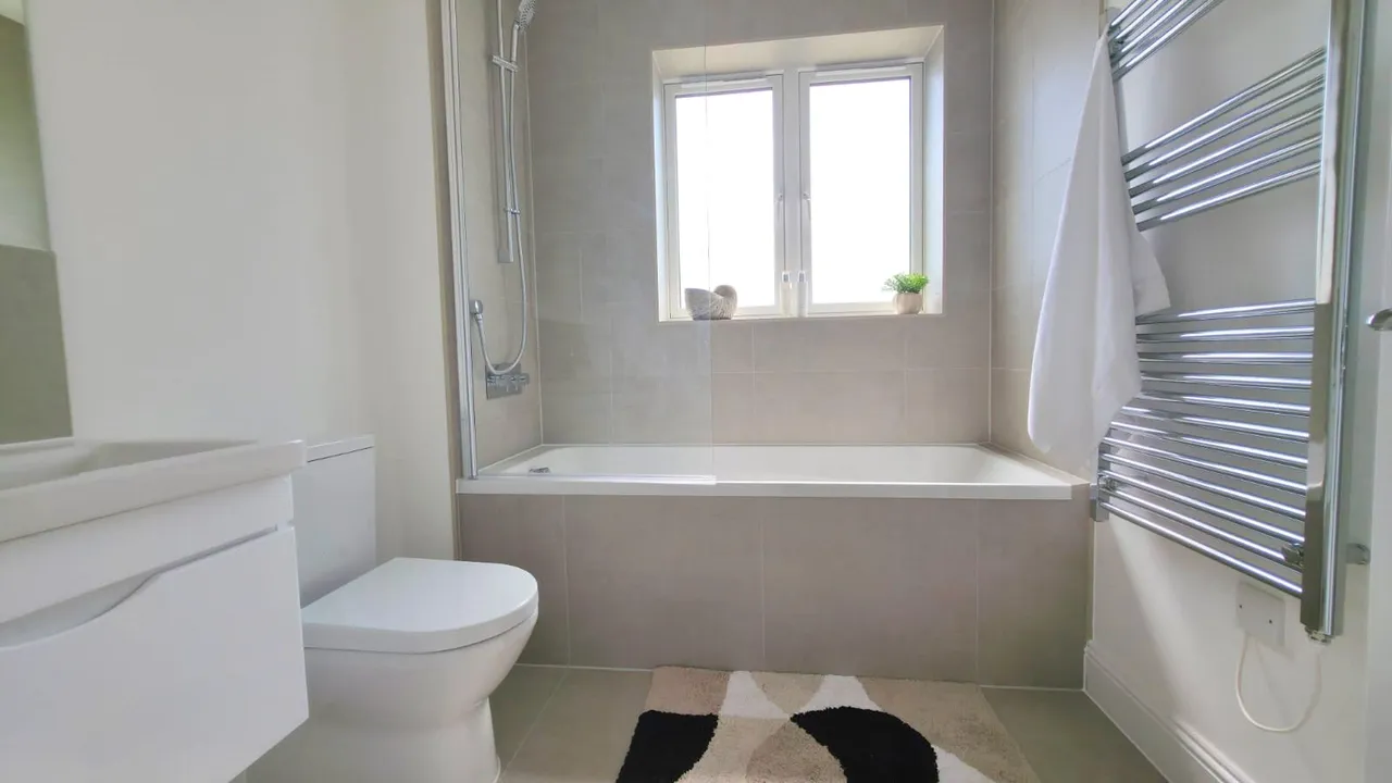 Weatherhill Road, Smallfield, RH6, photo 18