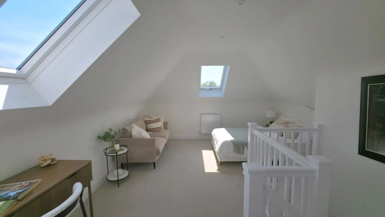 Weatherhill Road, Smallfield, RH6, photo 14