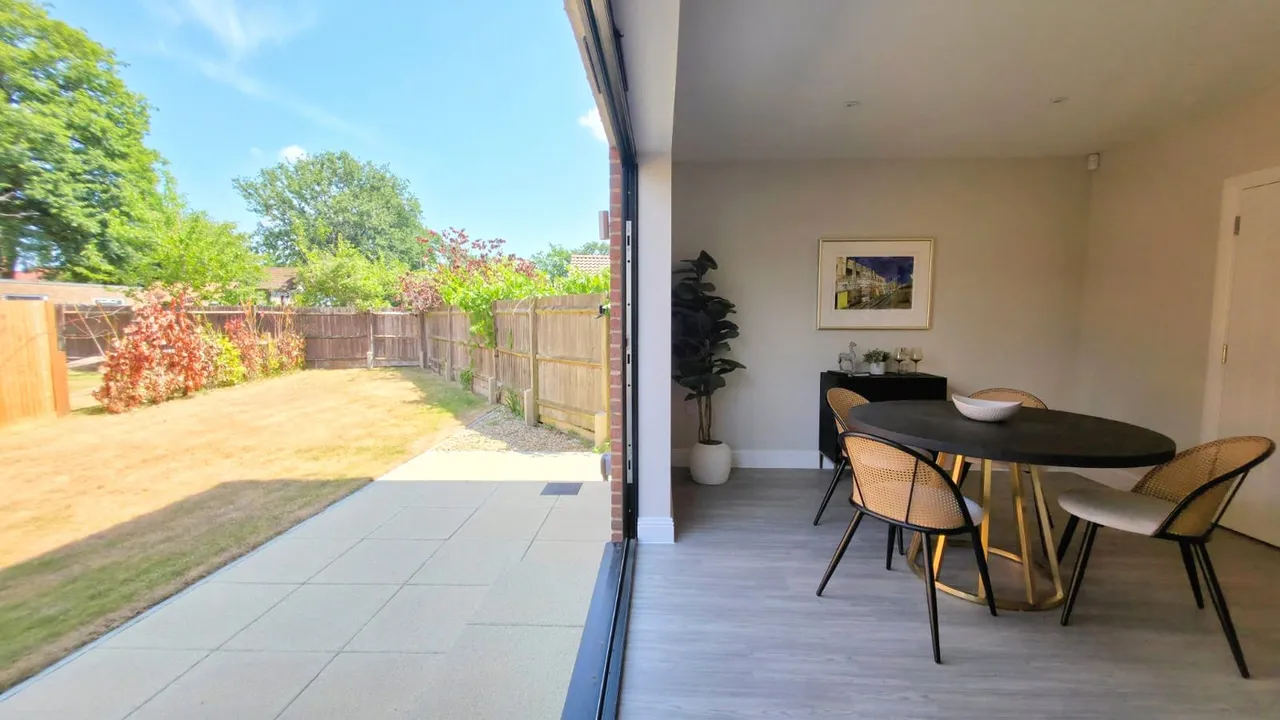 Weatherhill Road, Smallfield, RH6, photo 11