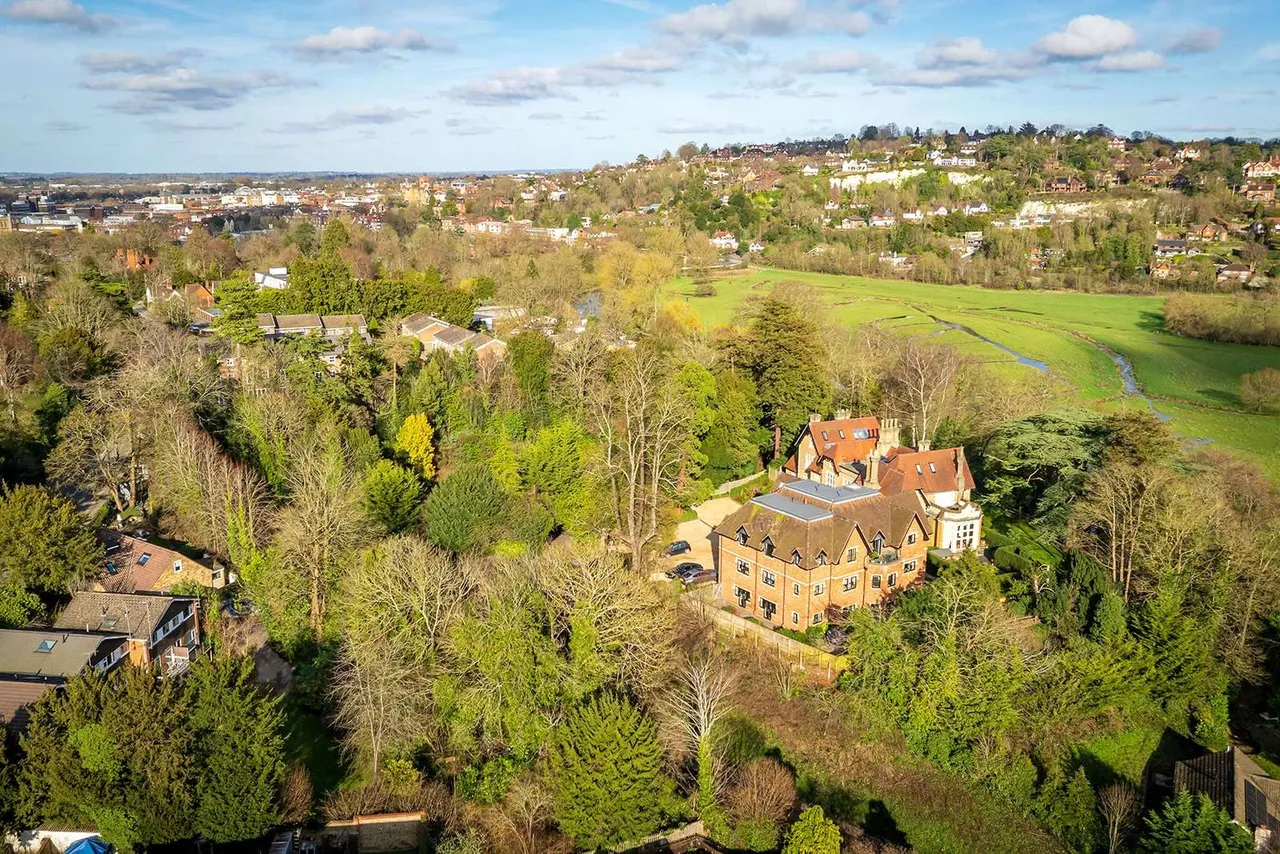 Portsmouth Road, Guildford, Surrey, GU2 4AA, photo 4