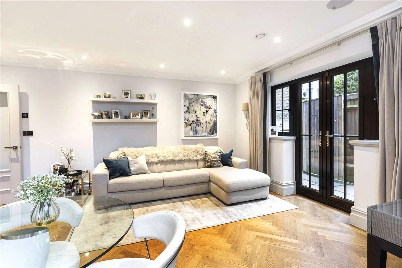 Portsmouth Road, Guildford, Surrey, GU2 4AA, photo 2