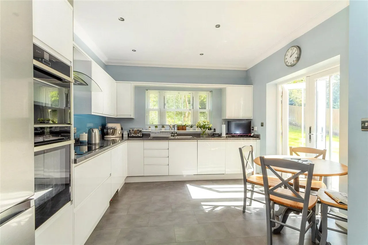 Oakfield, Hawkhurst, TN18, photo 2