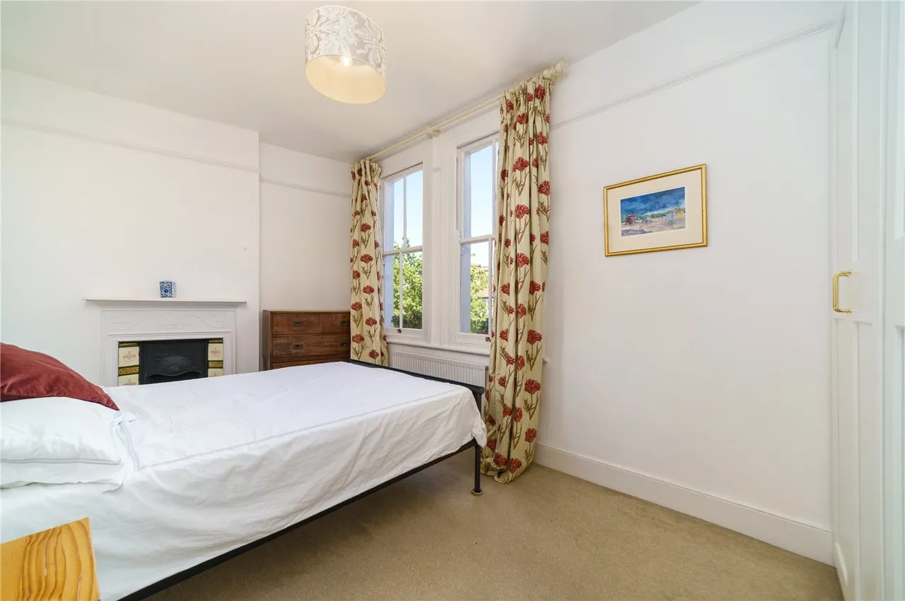 2 bed flat for sale — Southfield Road, London, W4