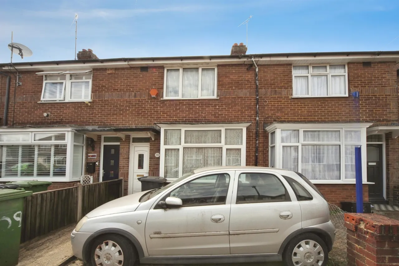 2 bed house for sale, Connaught Road, Luton, LU4