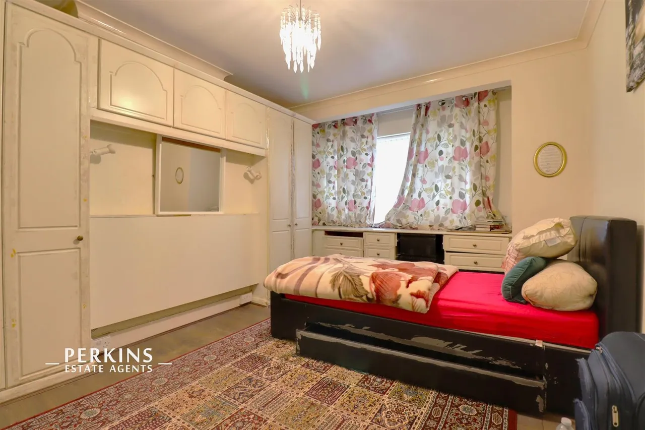 Ruislip Road, Greenford, UB6, photo 5