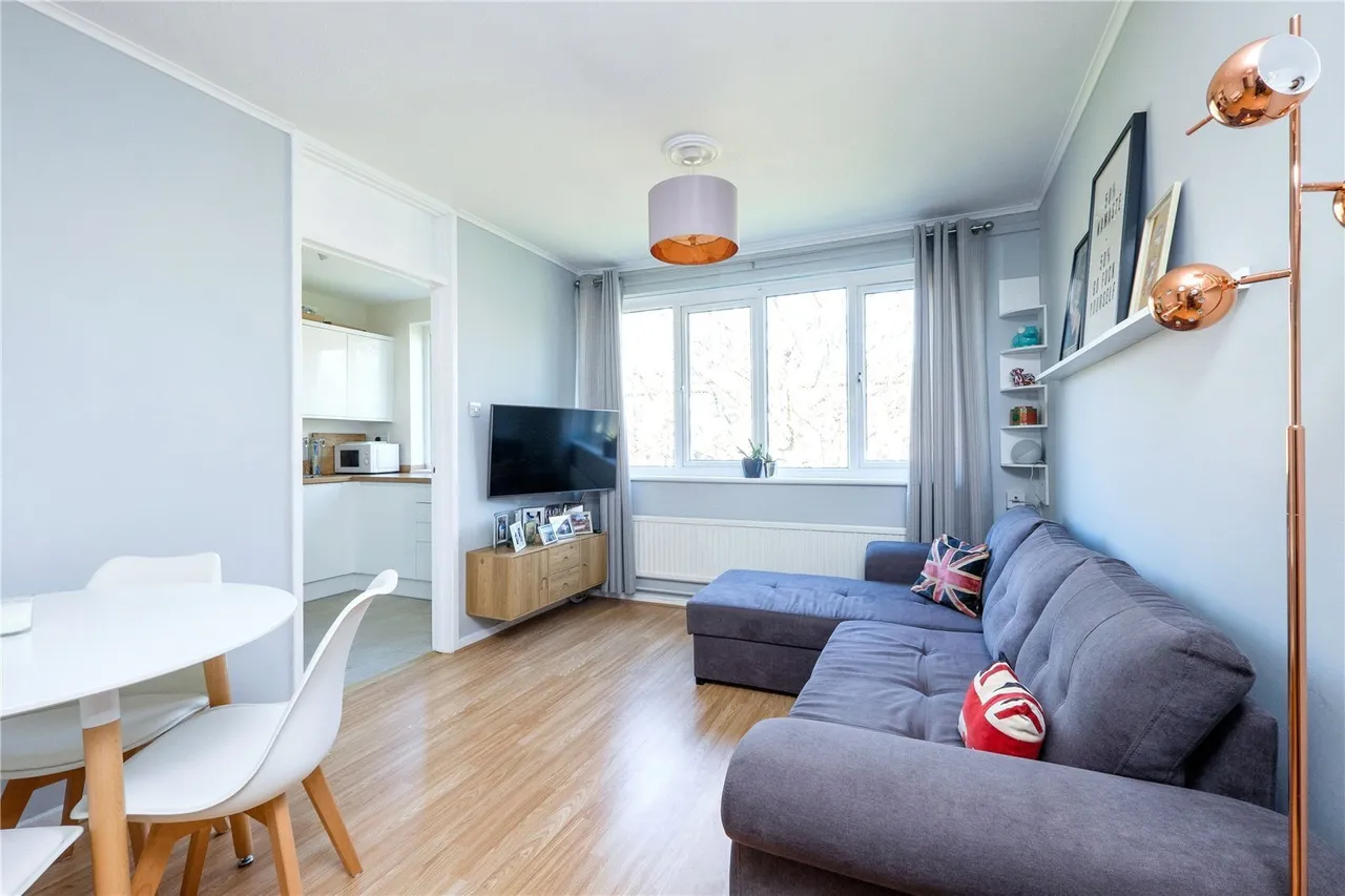 Burke Close, London, SW15, photo 5
