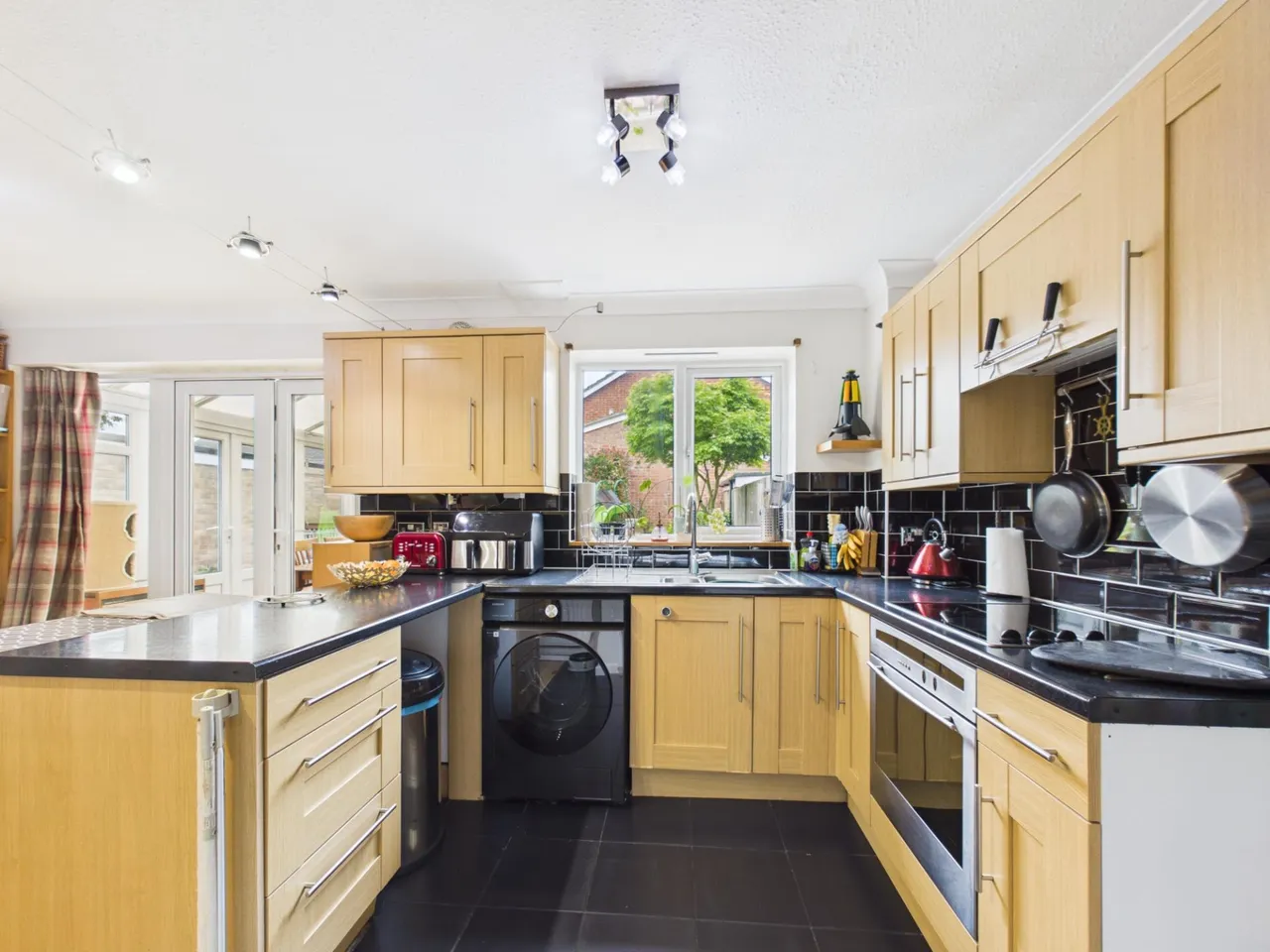 Tomlins Close, Tadley, RG26, photo 7