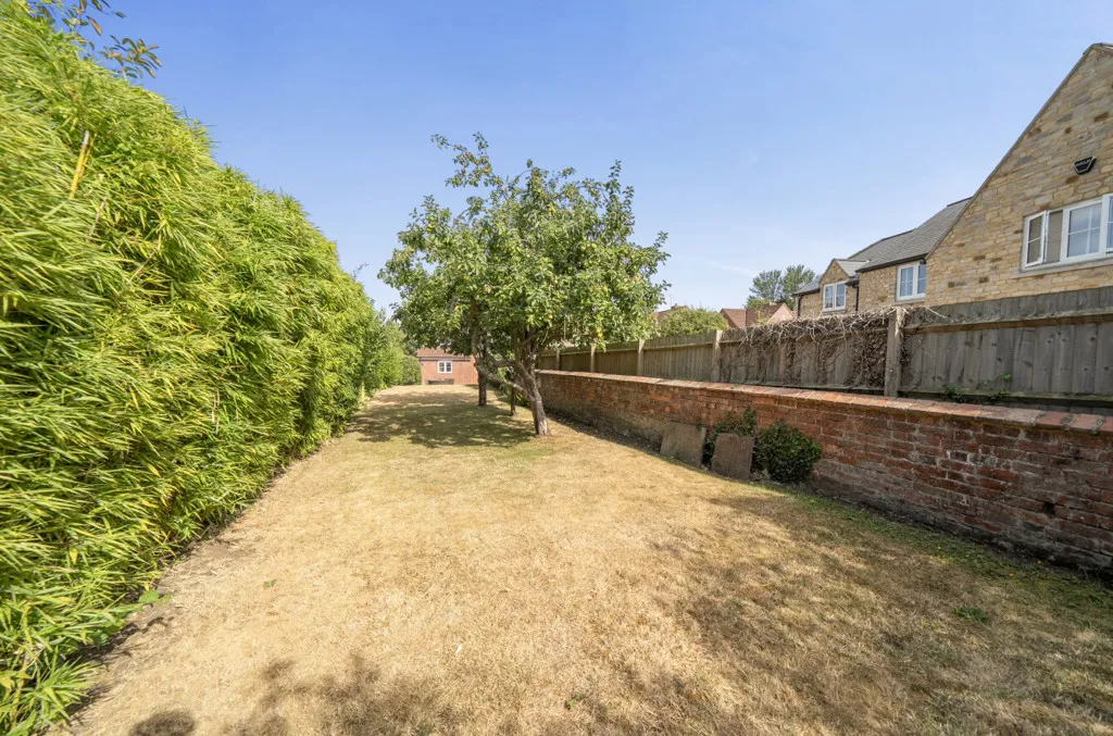 Glebe Farm Close, Collingtree, Northampton, Northamptonshire, NN4 0NR, photo 29
