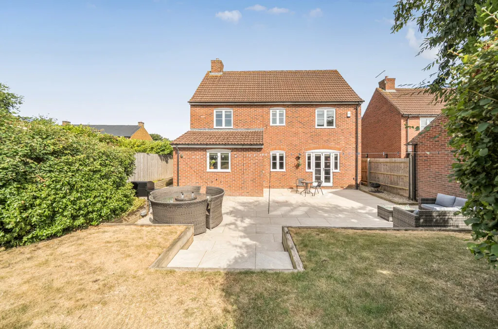 Glebe Farm Close, Collingtree, Northampton, Northamptonshire, NN4 0NR, photo 26