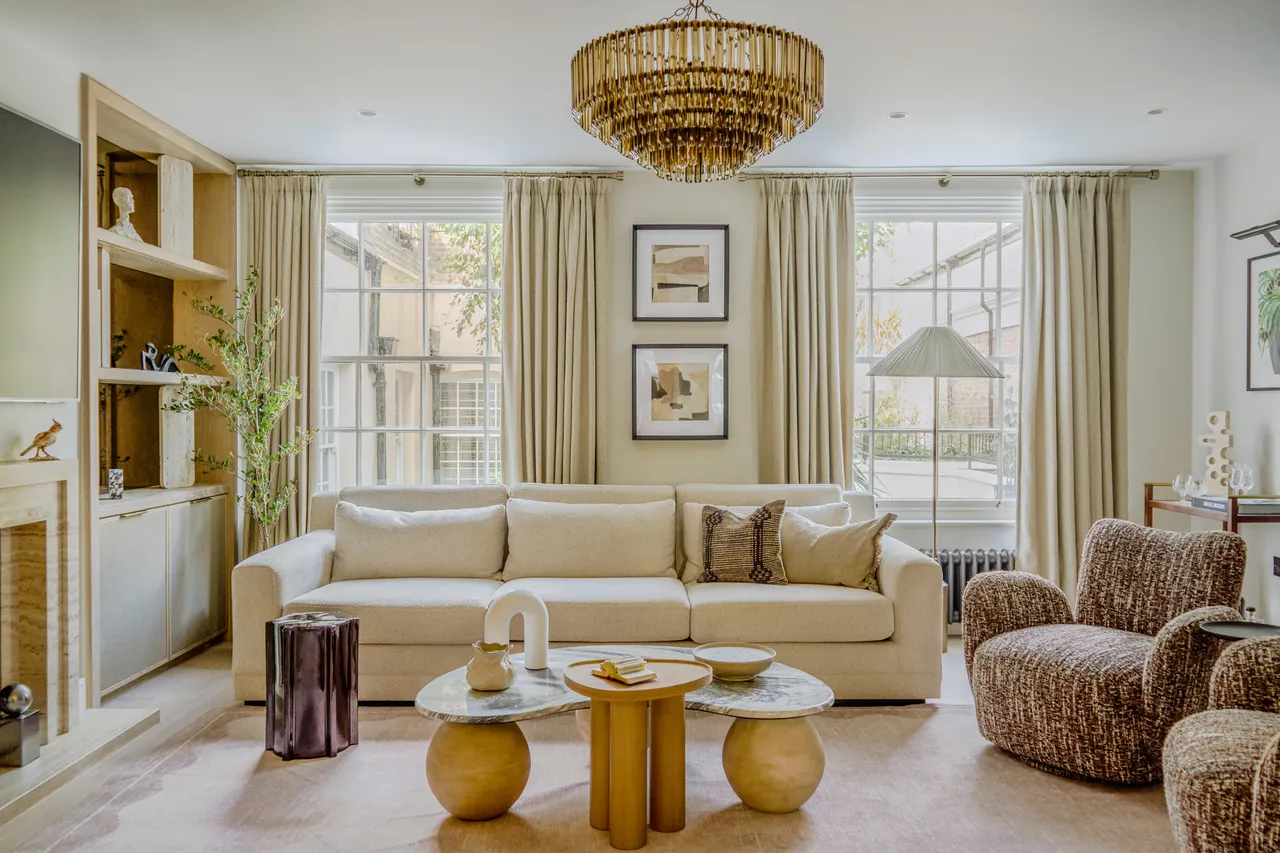 3 bed flat for sale — Cobham Court, Chester Close, London