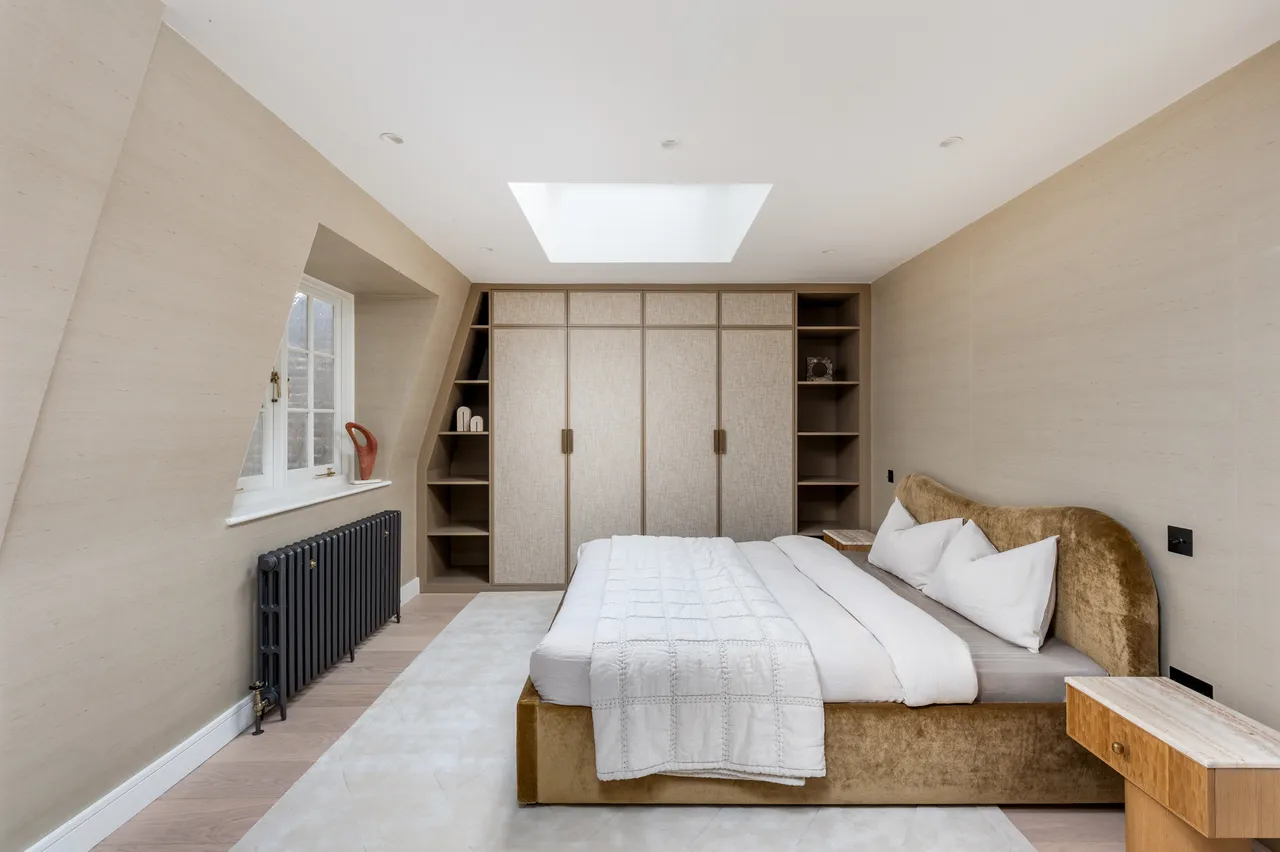 Cobham Court, Chester Close, London, photo 5