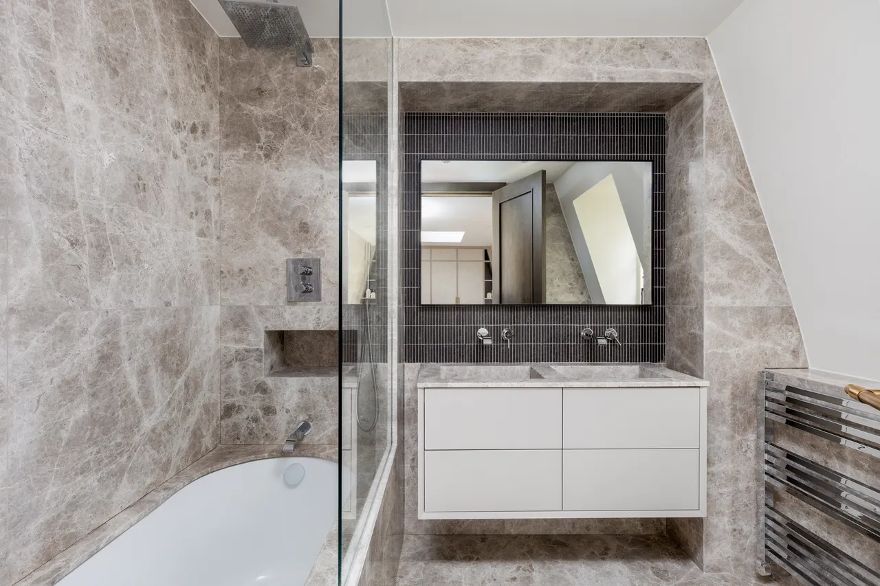 Cobham Court, Chester Close, London, photo 6