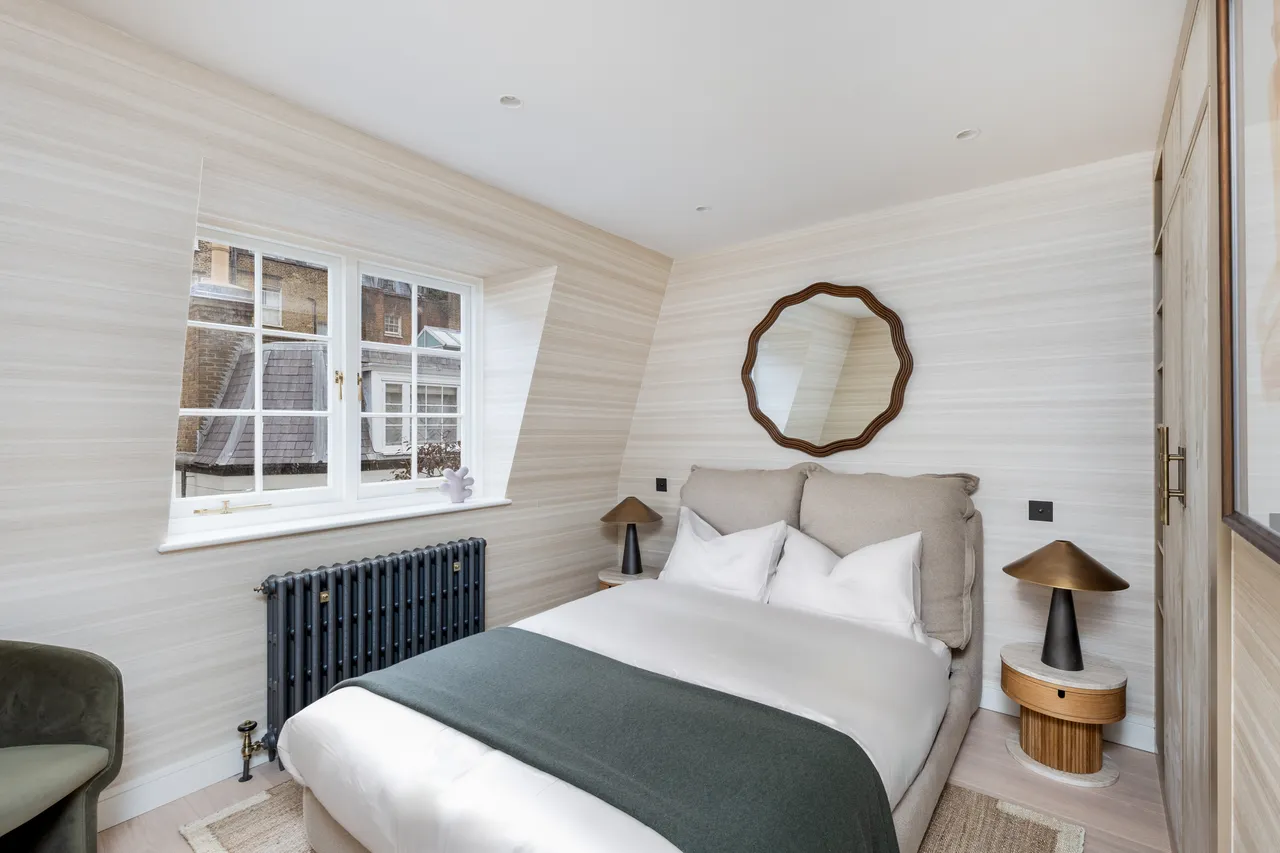 Cobham Court, Chester Close, London, photo 8
