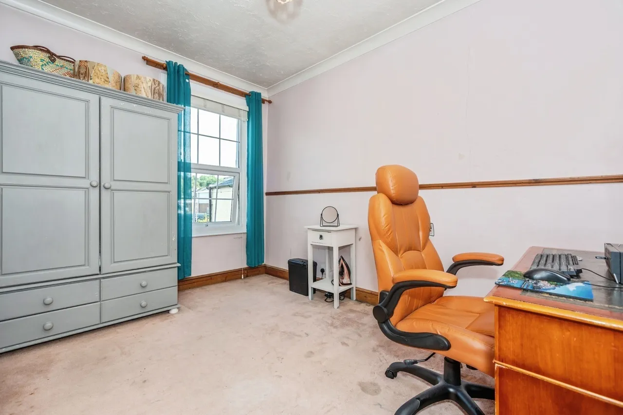 Cross Lane East, Gravesend, DA12, photo 12