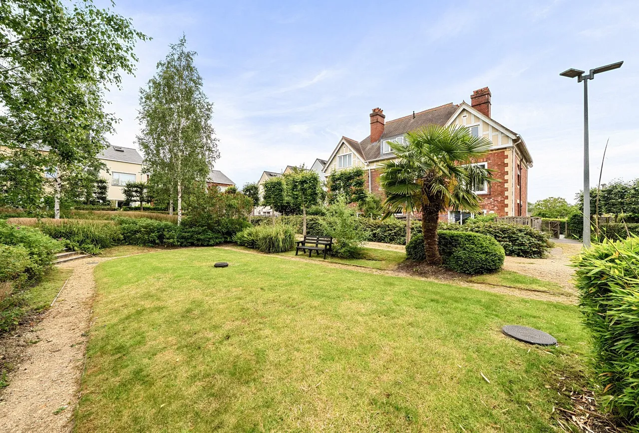 Old Hospital Lawn, Stroud, GL5 4GA, photo 2