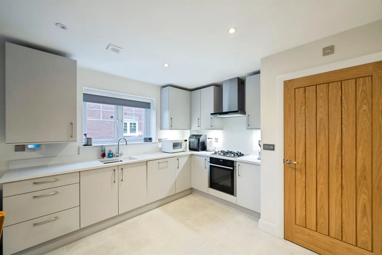 Hannay Close, WIRRAL, photo 3