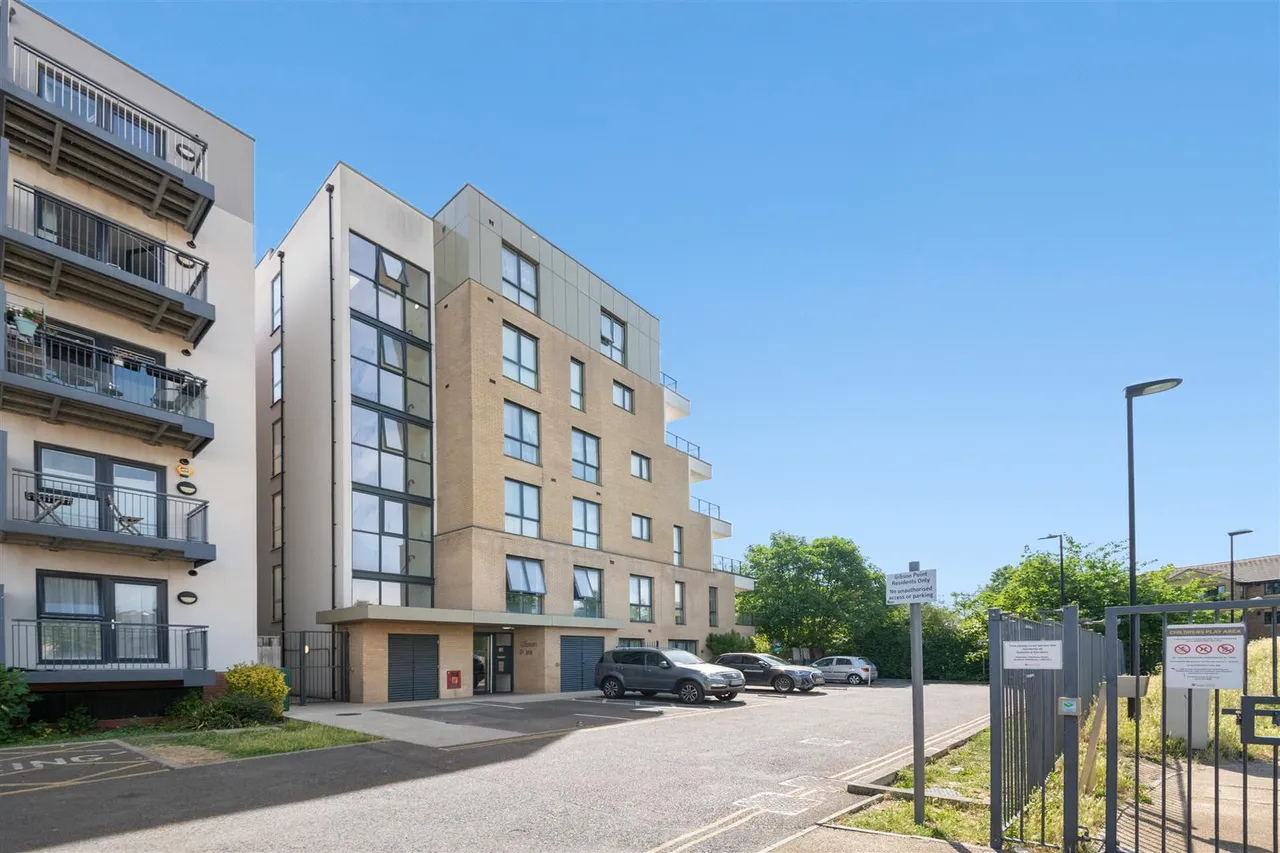 1 bed flat for sale, Salisbury Road, Southall