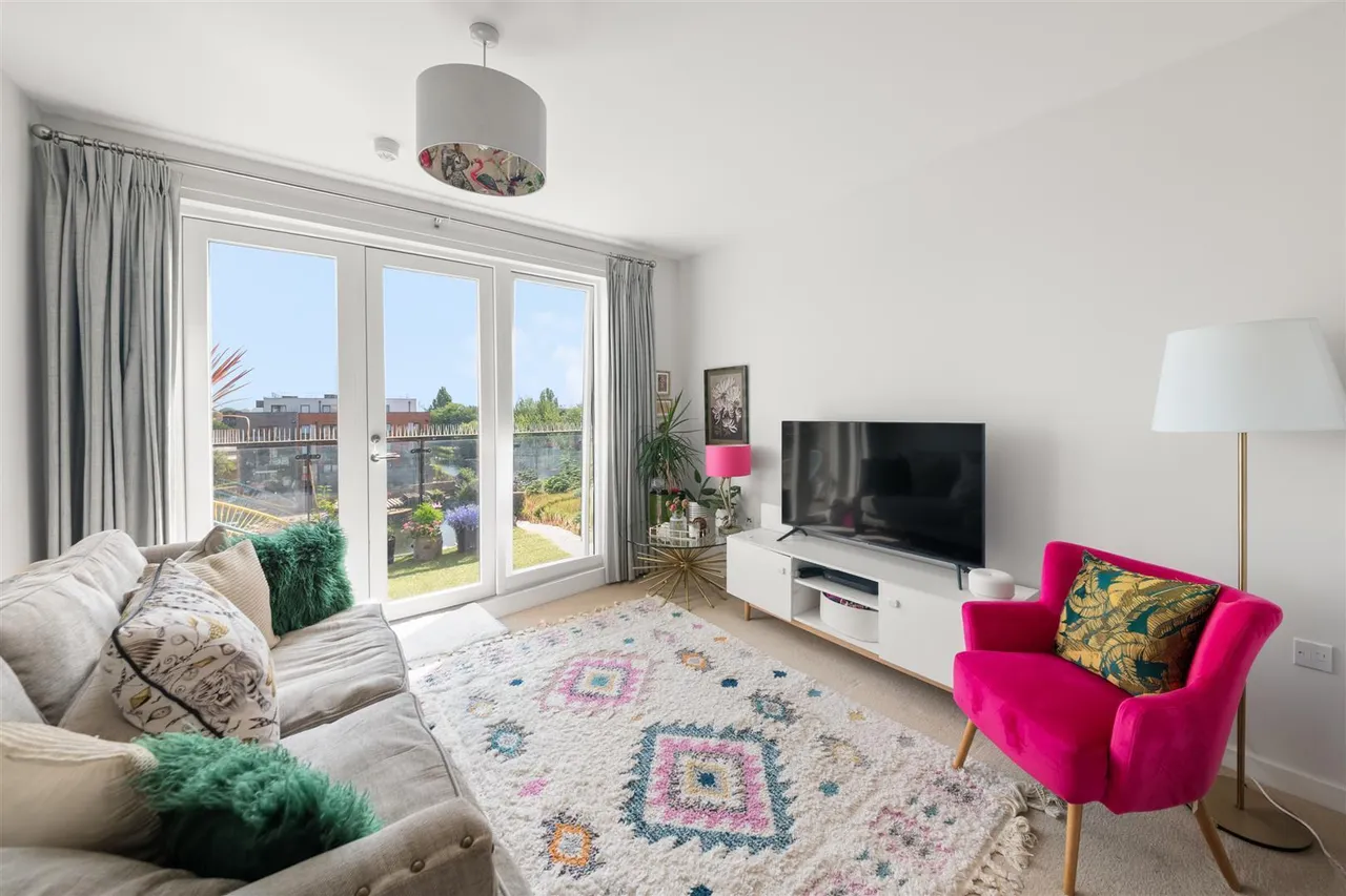 Salisbury Road, Southall, photo 6