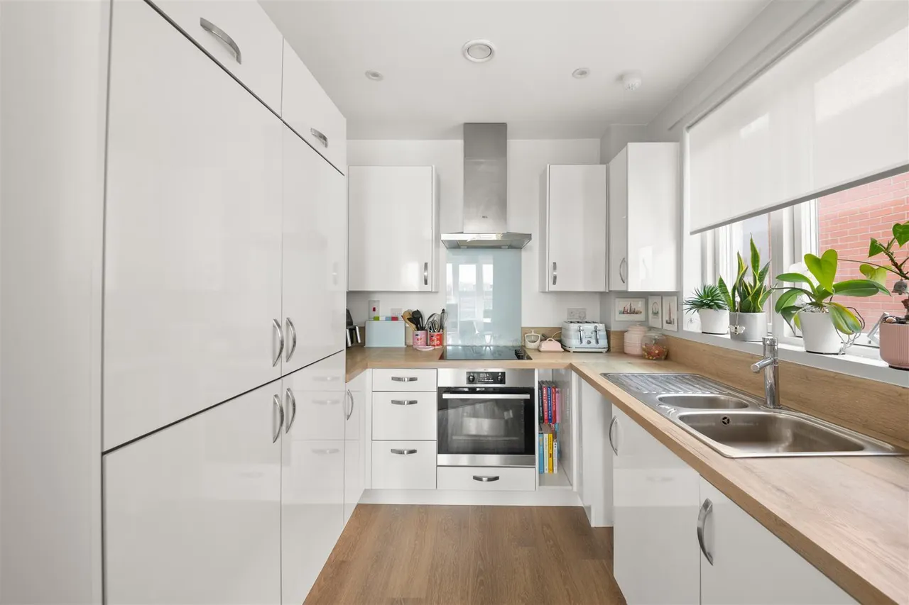 Salisbury Road, Southall, photo 3