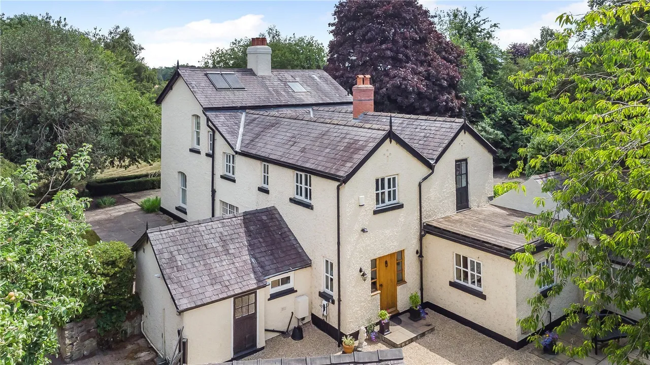 Springfield Lane, Marford, LL12, photo 3