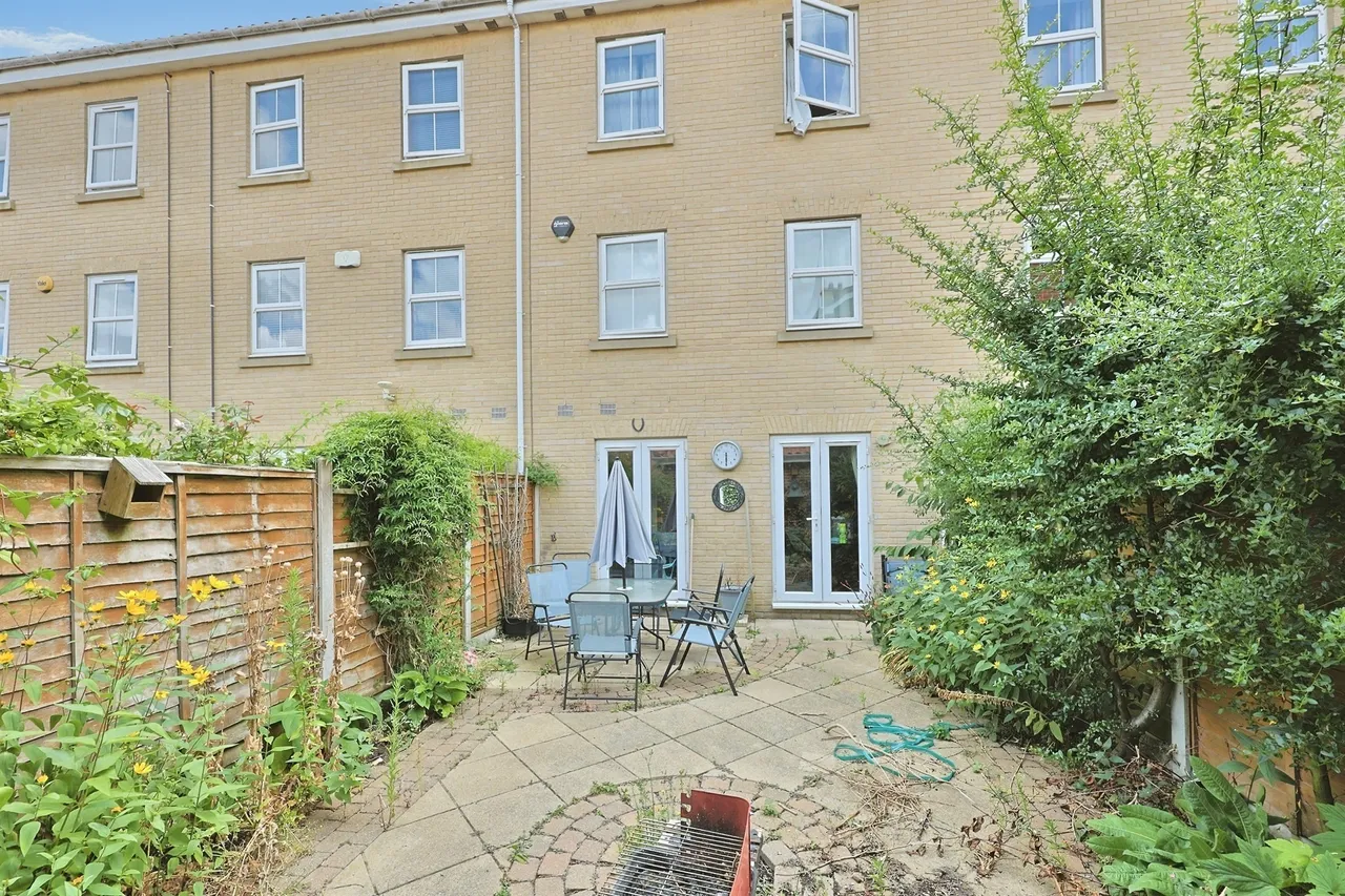 Phillipa Flowerday Plain, Norwich, NR2, photo 31