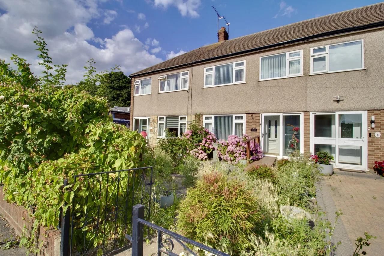3 bed house for sale, Poley Road, Stanford-le-hope, SS17