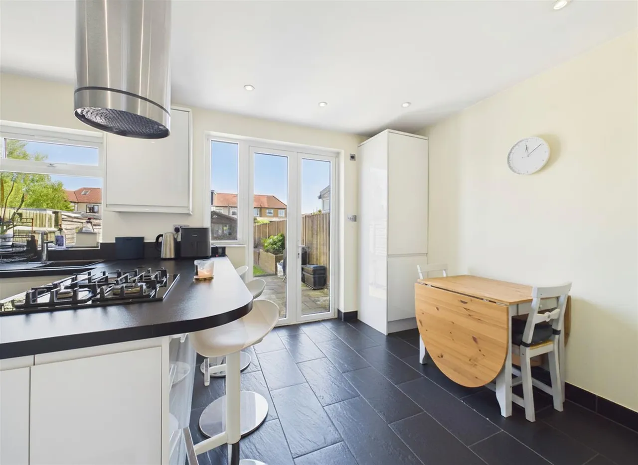 Shaldon Drive, Ruislip, HA4 0UJ, photo 4