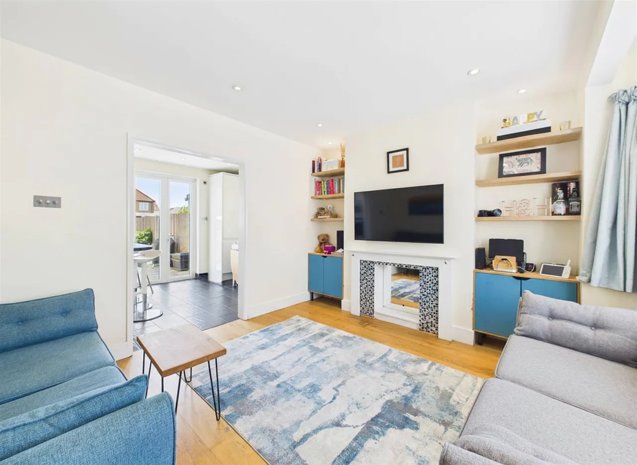 Shaldon Drive, Ruislip, HA4 0UJ, photo 2