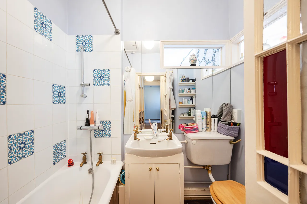 94a Colvestone Crescent, London, photo 7