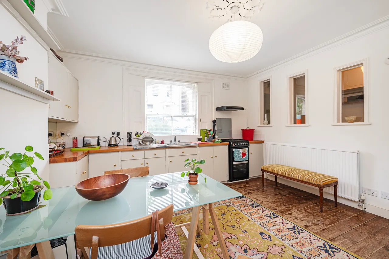 94a Colvestone Crescent, London, photo 5