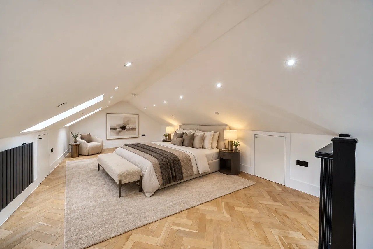 Hogs Back, Seale, Farnham, Surrey, GU10 1LA, photo 10