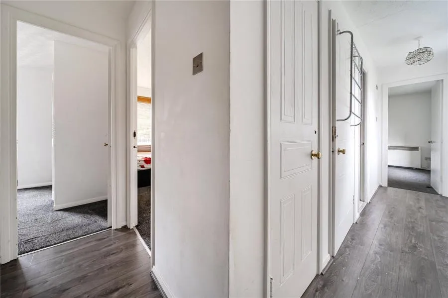 Chigwell Lane, Loughton, IG10, photo 9
