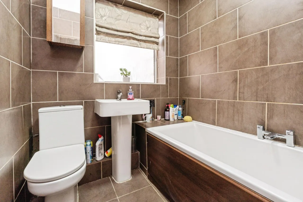 Heath Gardens, Wigan, WN2, photo 16
