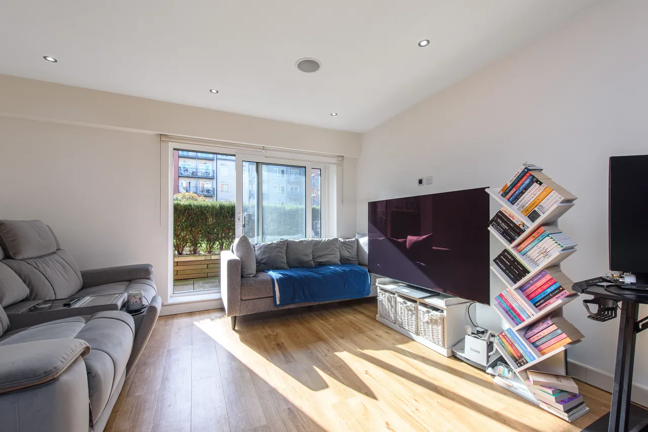 3 Emerald House, 2 Commander Avenue, London, photo 5