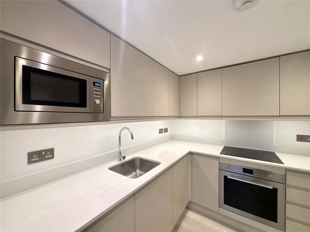 Farnborough Road, Farnborough, Hampshire, GU14 7TF, photo 29