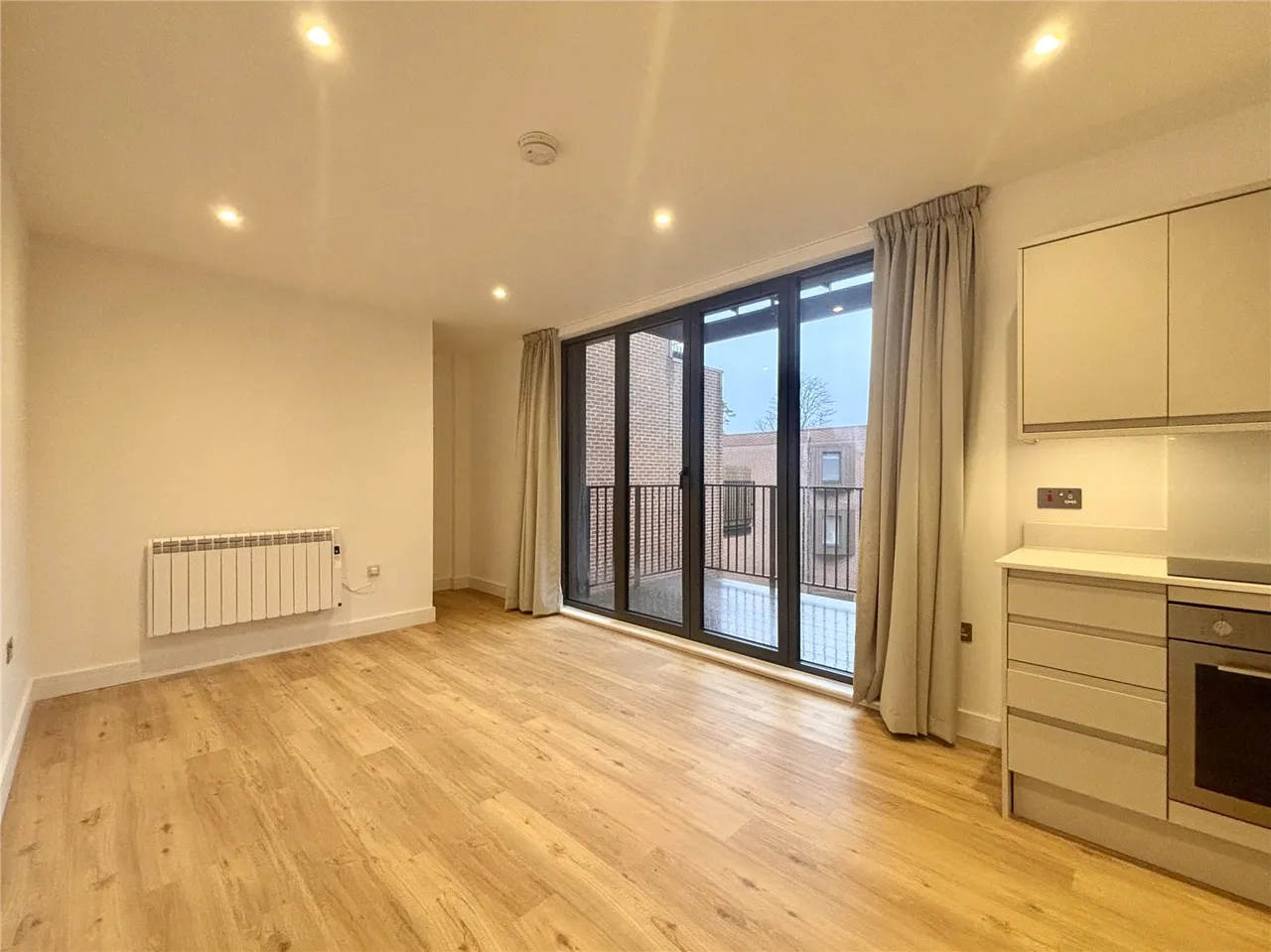 Farnborough Road, Farnborough, Hampshire, GU14 7TF, photo 4