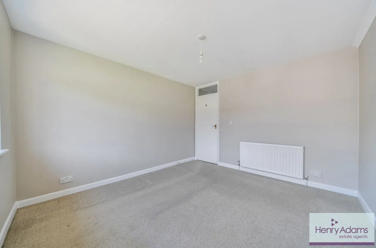 Clare Gardens, Petersfield, GU31, photo 8