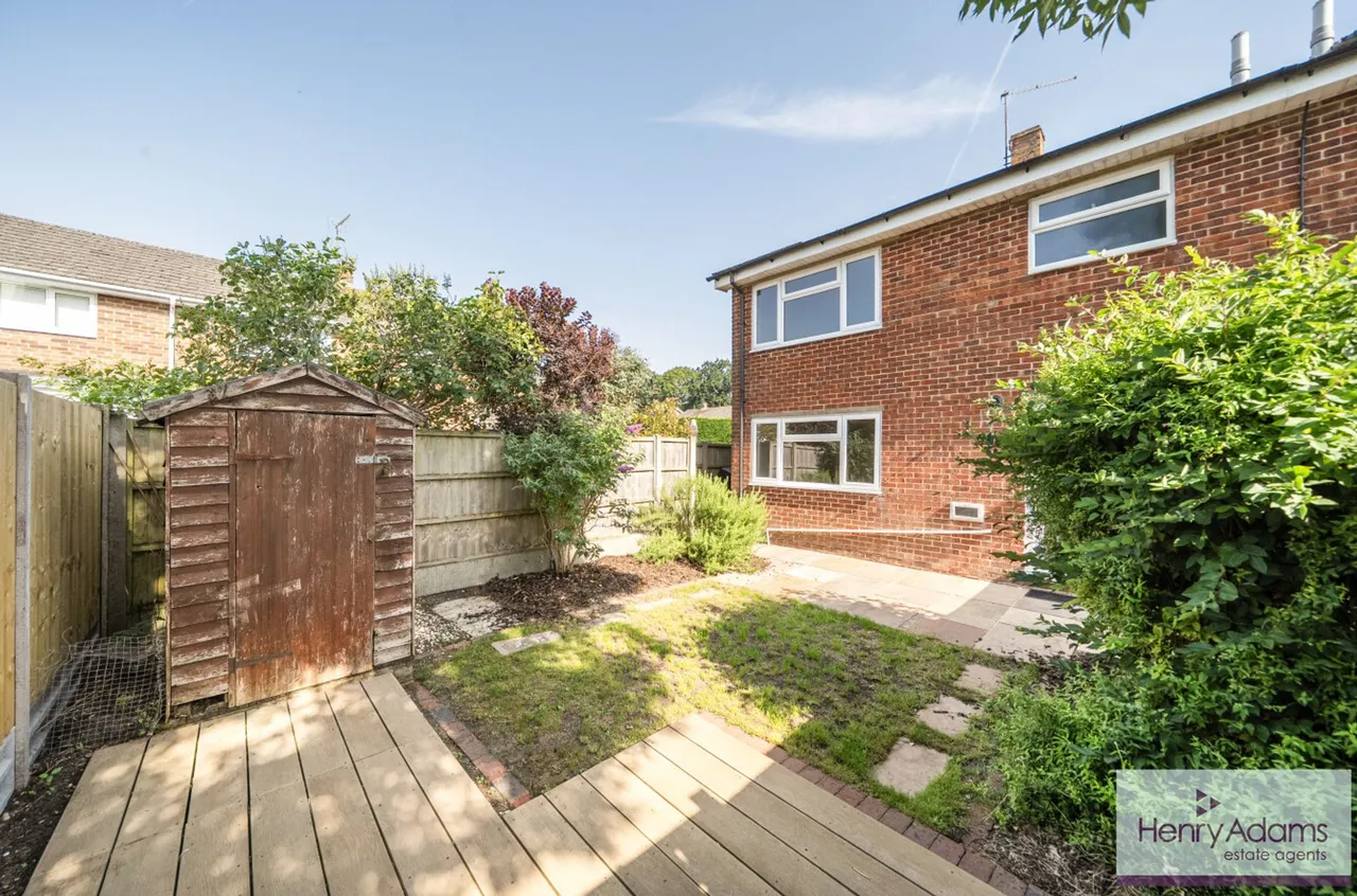 Clare Gardens, Petersfield, GU31, photo 15