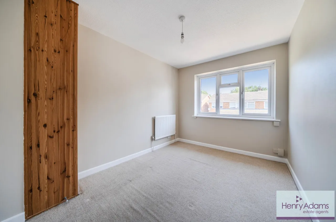 Clare Gardens, Petersfield, GU31, photo 11