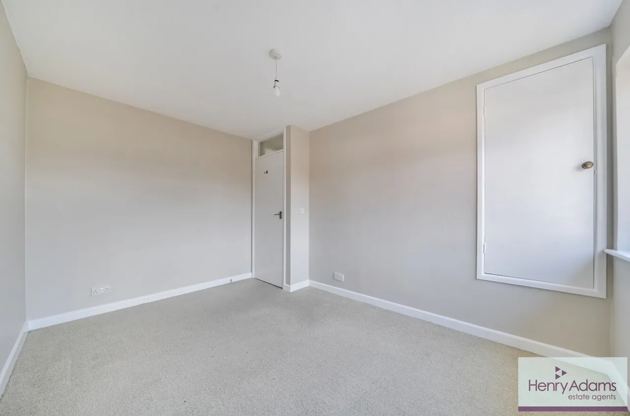 Clare Gardens, Petersfield, GU31, photo 10