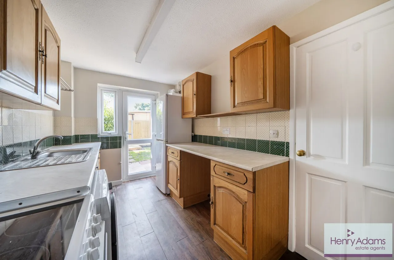 Clare Gardens, Petersfield, GU31, photo 6