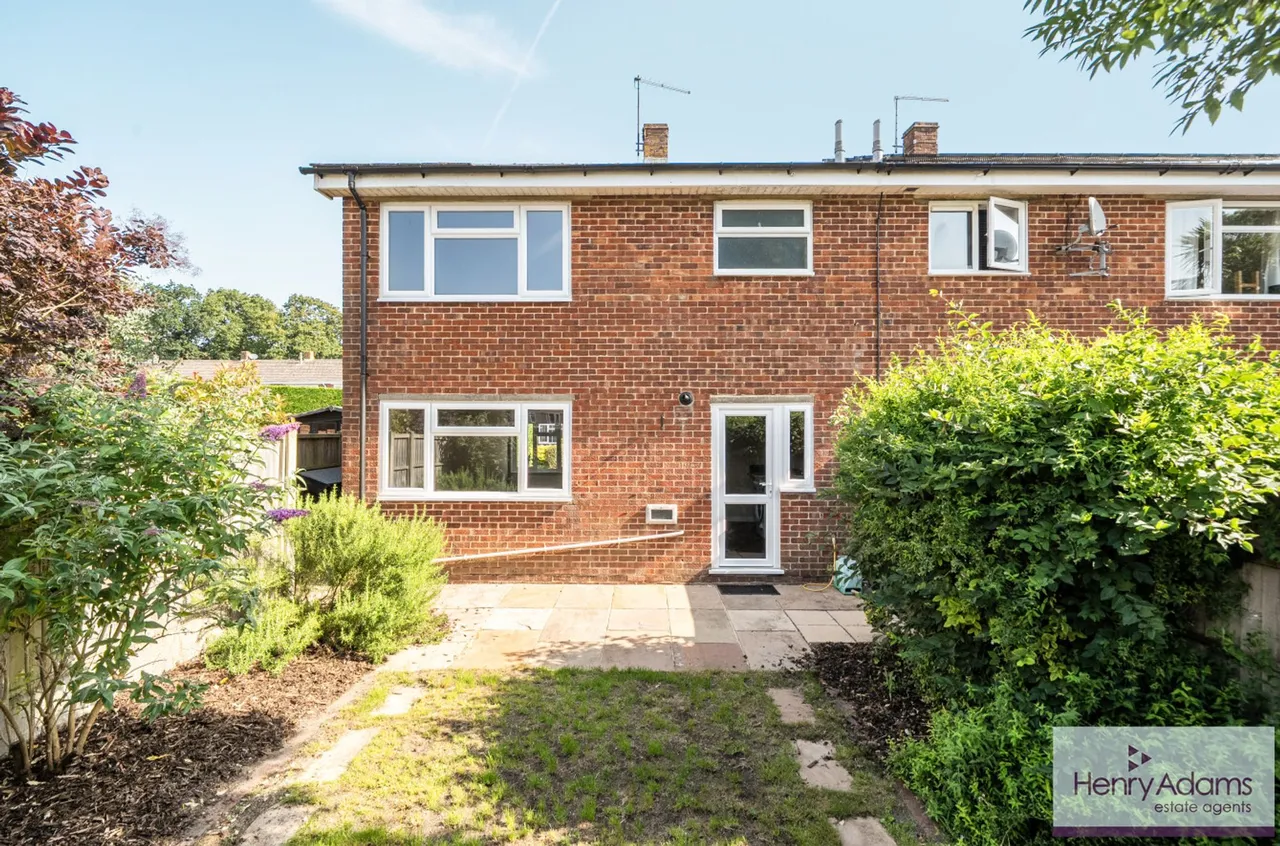 Clare Gardens, Petersfield, GU31, photo 14