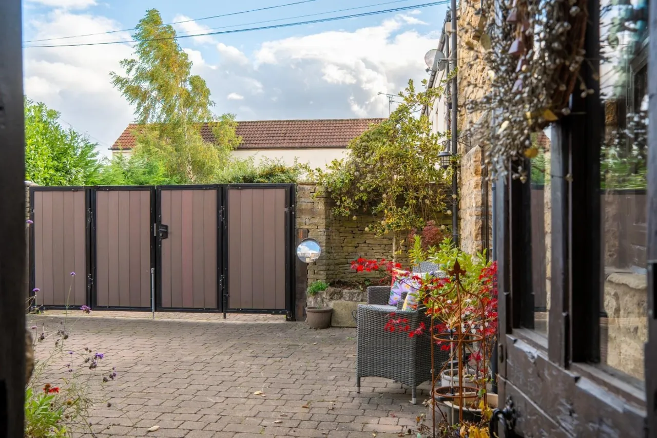 Main Street North, Aberford, LS25, photo 37