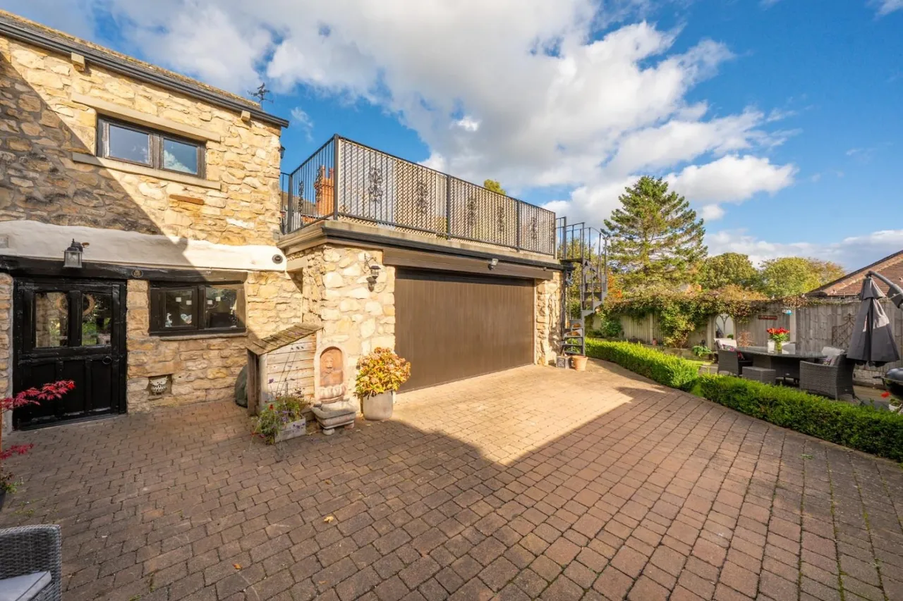 Main Street North, Aberford, LS25, photo 36