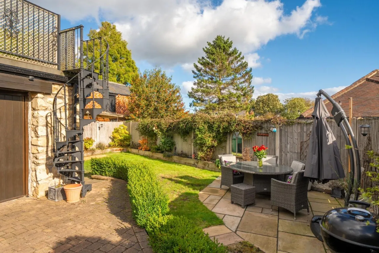 Main Street North, Aberford, LS25, photo 33