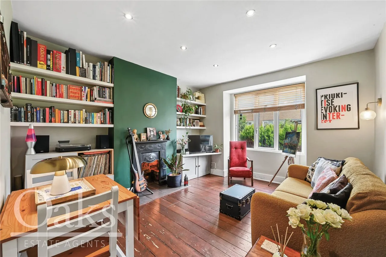 1 bed flat for sale, Farm Avenue, Streatham, SW16