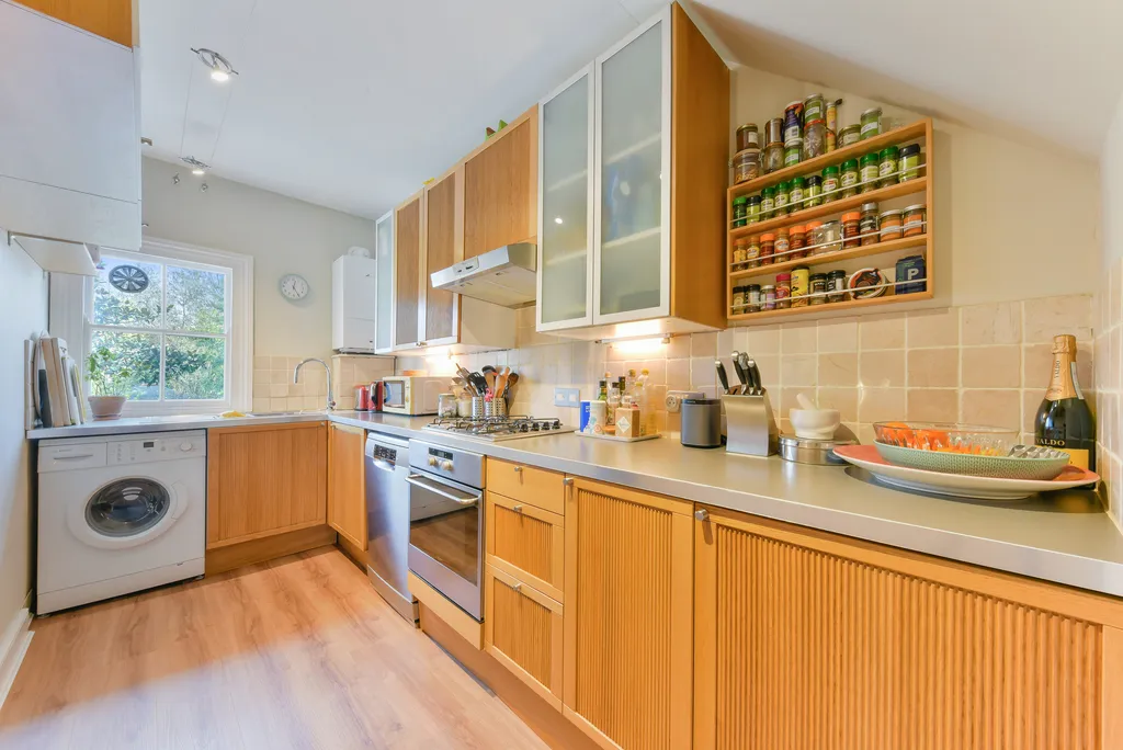 Bedford Hill, London, SW12, photo 3