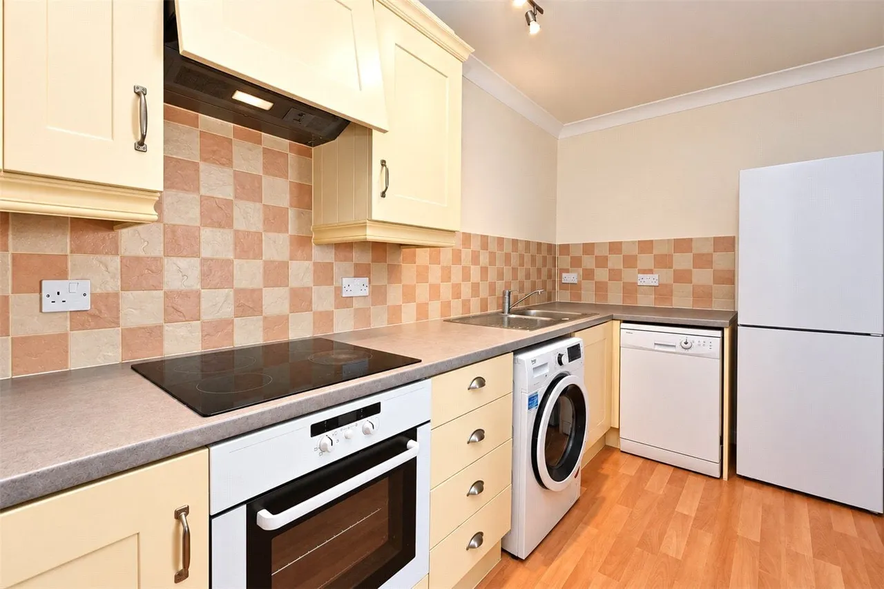 Alencon Link, Basingstoke, RG21, photo 4